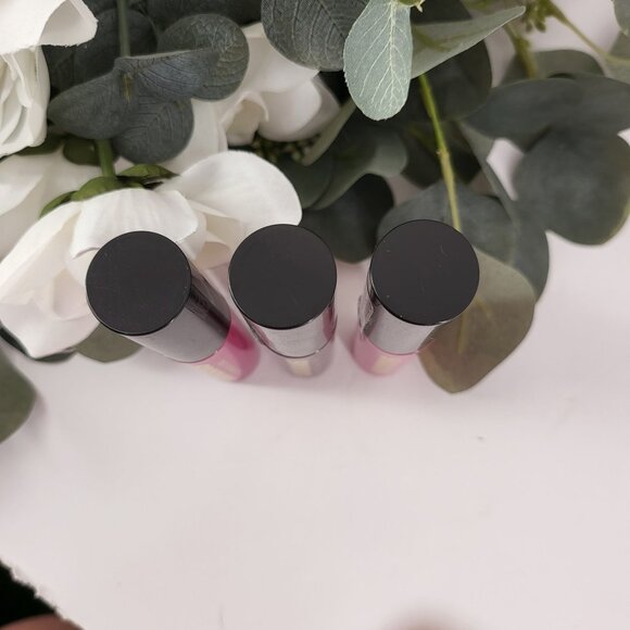 Milani Ludicrous Lip Gloss Trio Kiss From A Rose 160 Fishnet Tights 220 Hella 15 - Picture 3 of 7